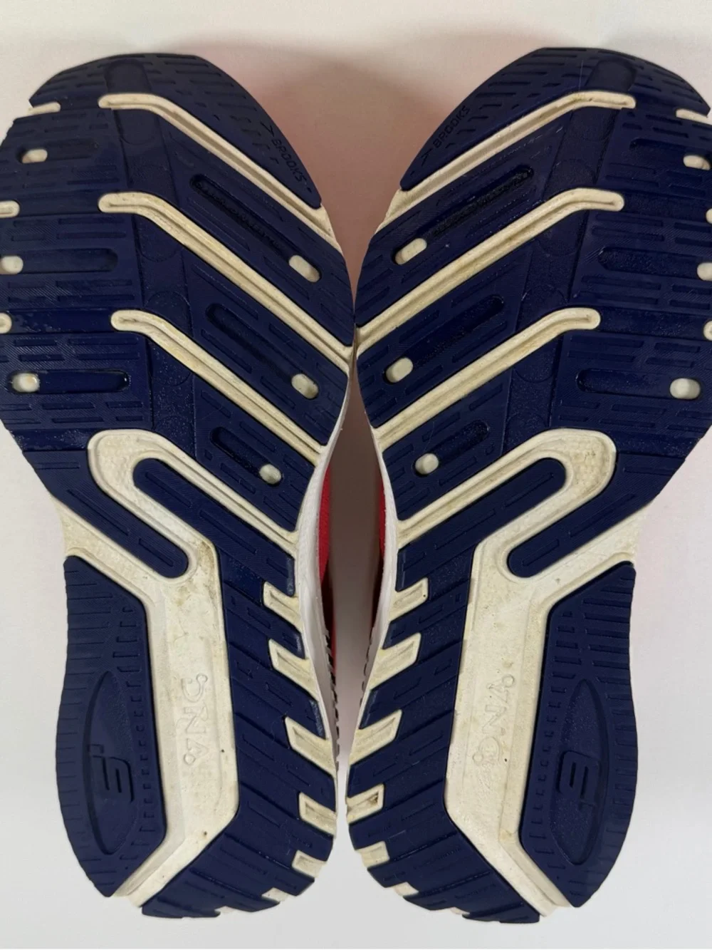 Brooks Launched GTS 9 Running Shoes Size 8.5 Women’s - Picture 12 of 13